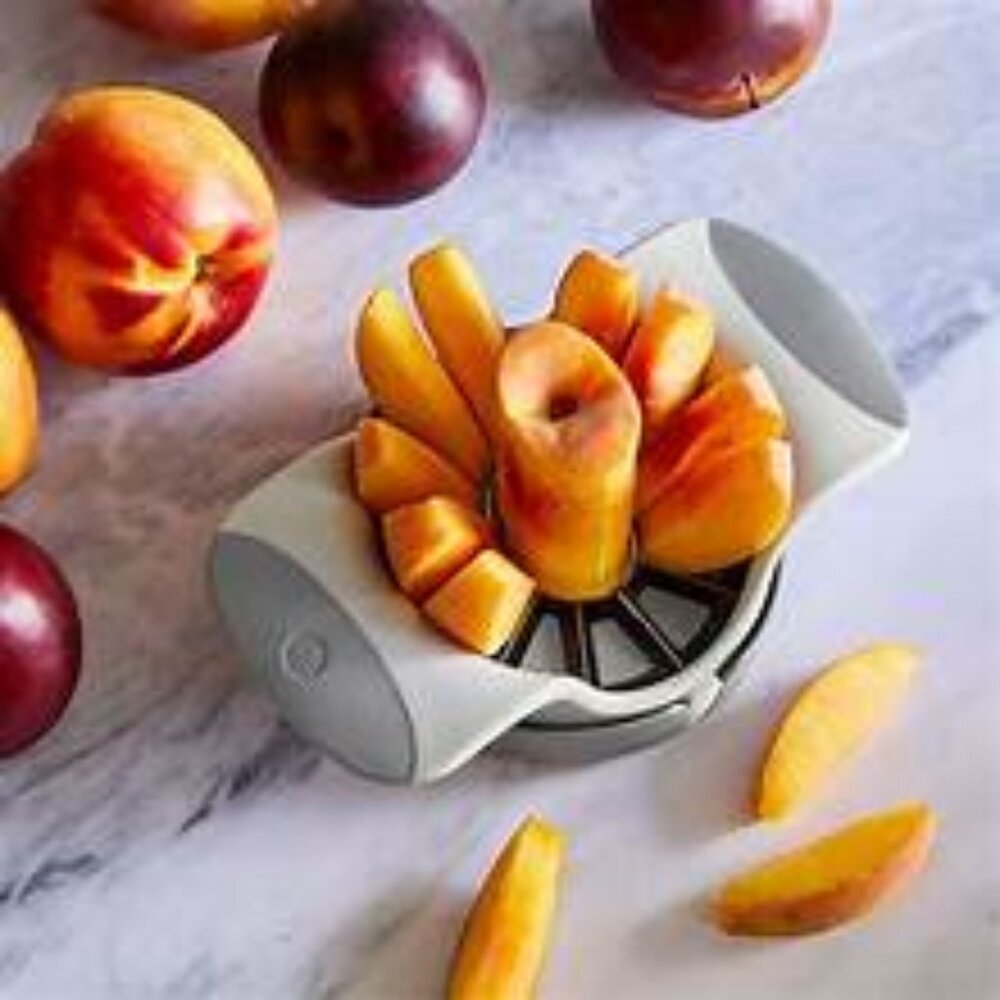 Pampered Chef Stone Fruit Wedger